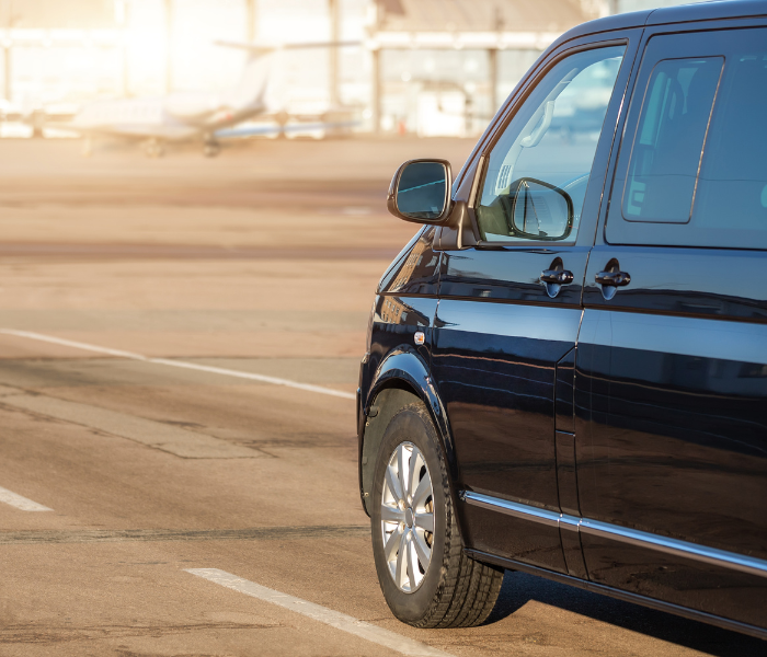 Corporate and Hotel Transfers in NYC Professional Airport Transportation for Business Travelers and Groups-2